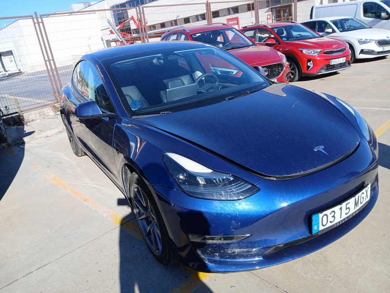 Foto Tesla Model 3 4