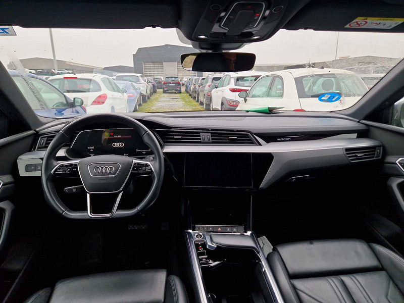 Foto Audi Q4 e-tron 14