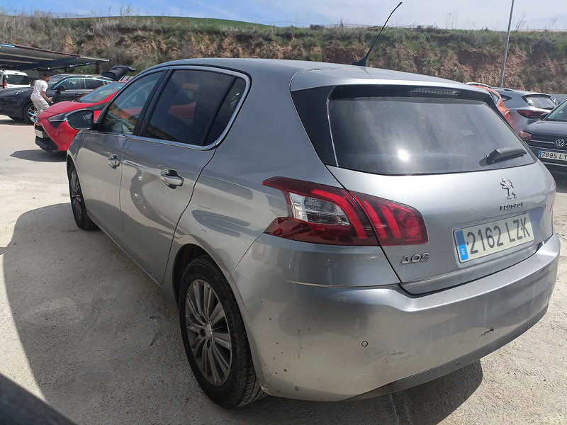 Foto Peugeot 308 GTi 308 1.2 PureTech S&S Allure Pack EAT8 130 2