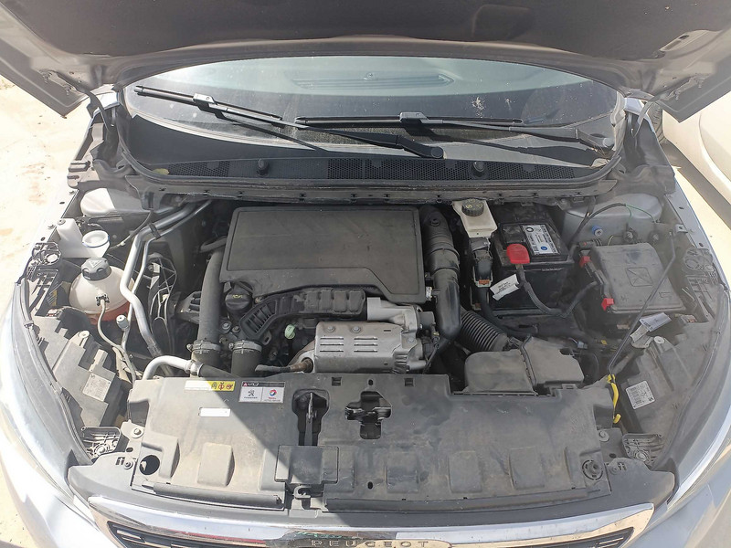 Foto Peugeot 308 GTi 308 1.2 PureTech S&S Allure Pack EAT8 130 11
