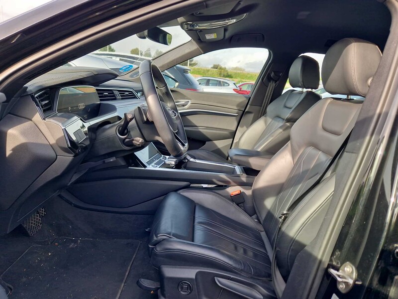 Foto Audi E-TRON 12