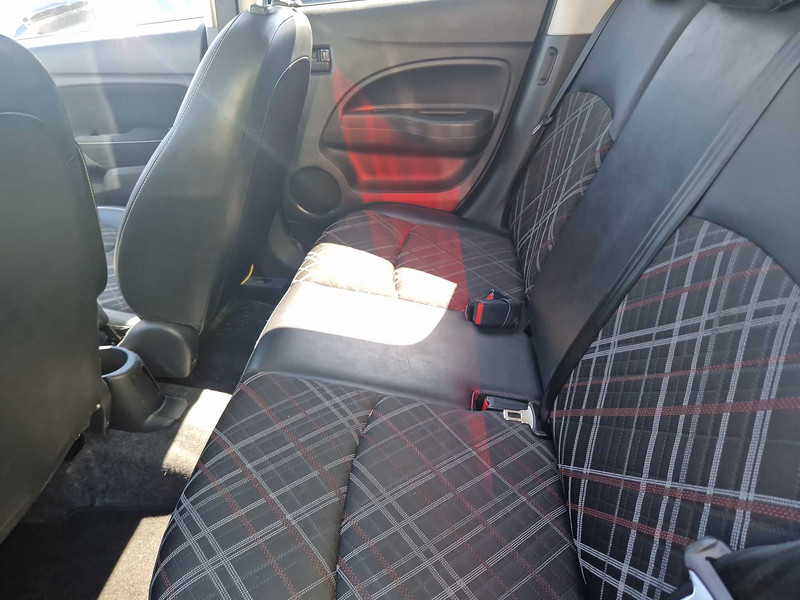 Foto Mitsubishi Space Star 13