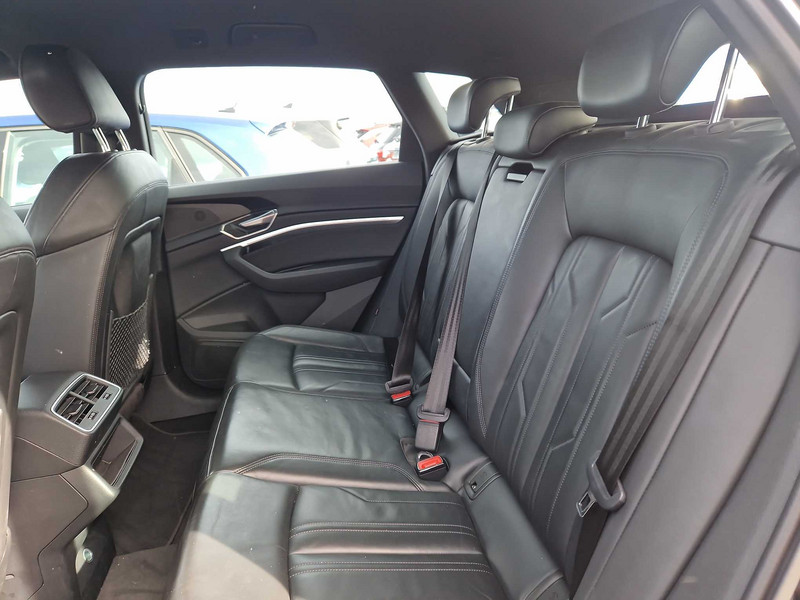 Foto Audi E-TRON 13