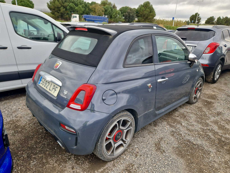 Foto Abarth 500 Spiaggina '58 Abarth 595C 1.4T-Jet Turismo Aut. 121kW 3