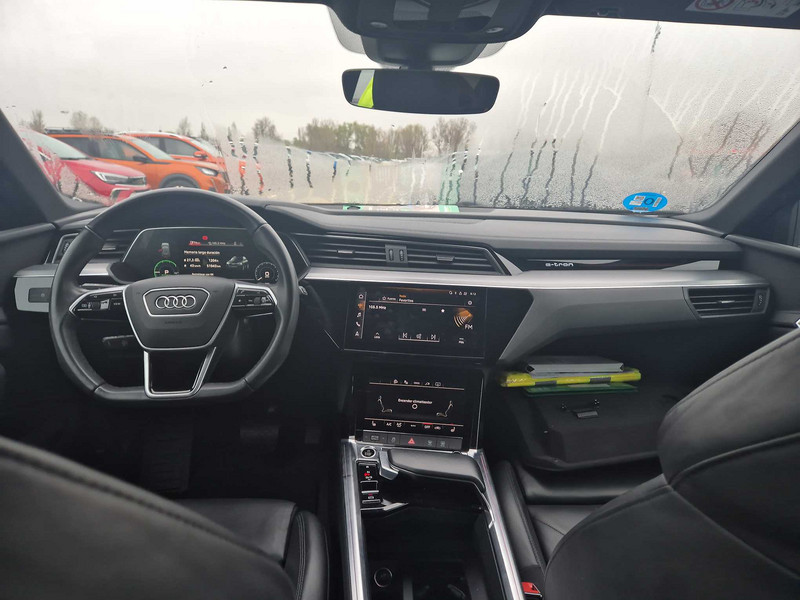 Foto Audi E-TRON 16