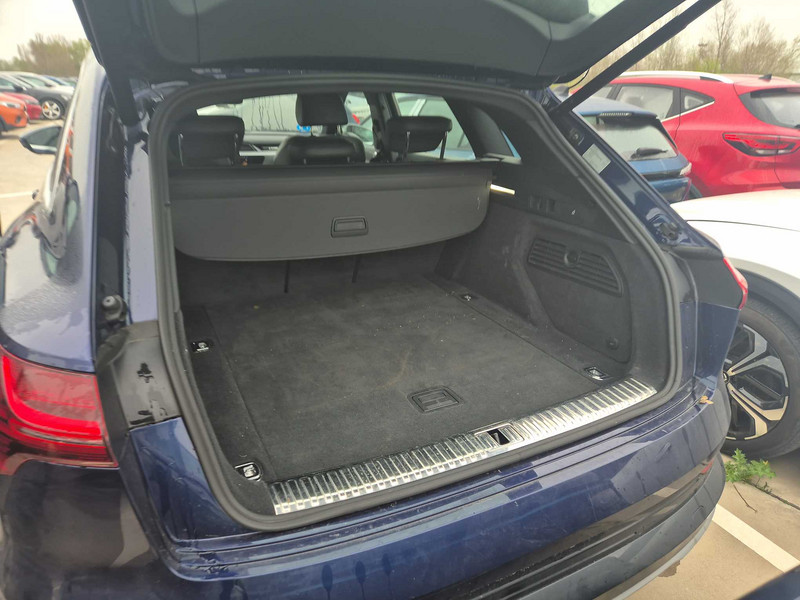 Foto Audi E-TRON 18