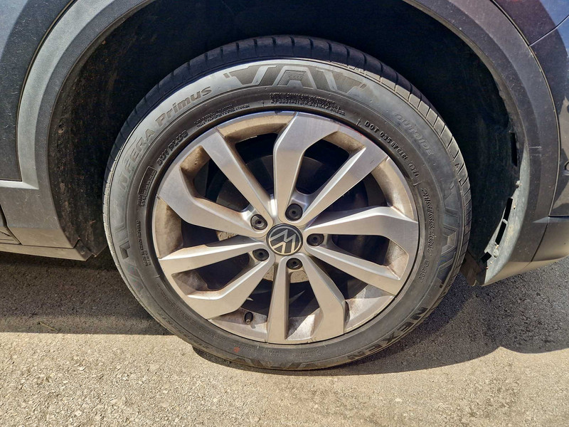 Foto Volkswagen T-Roc 24