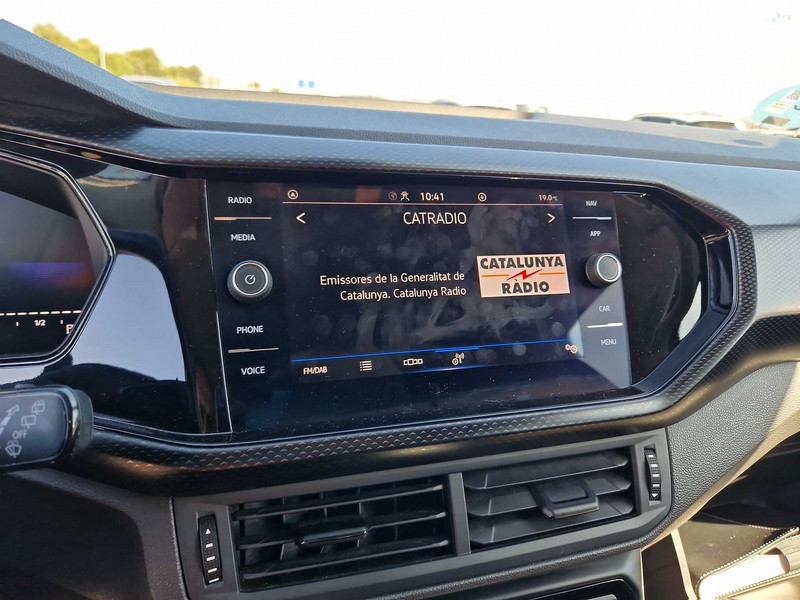Foto Volkswagen T-CROSS 10