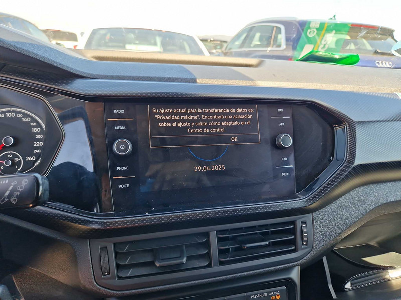 Foto Volkswagen T-CROSS 10