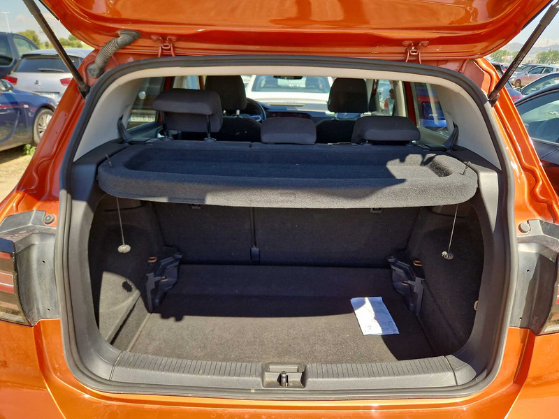 Foto Volkswagen T-CROSS 16