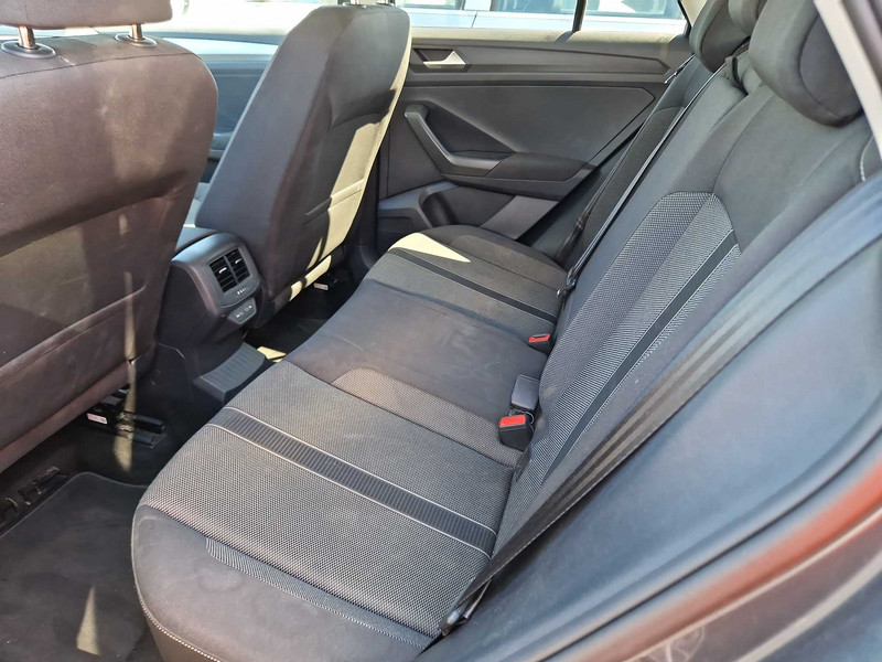 Foto Volkswagen T-Roc 13