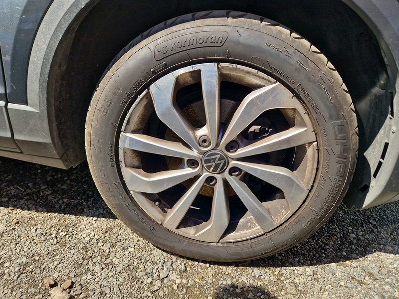 Foto Volkswagen T-Roc 24