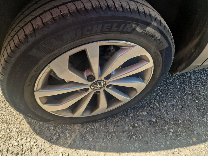 Foto Volkswagen T-Roc 24