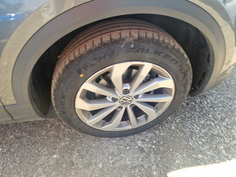 Foto Volkswagen T-Roc 25