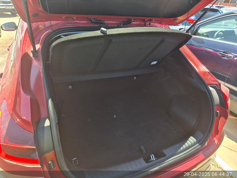 Foto Kia Cee'd XCeed 1.6 PHEV eMotion Aut. 17
