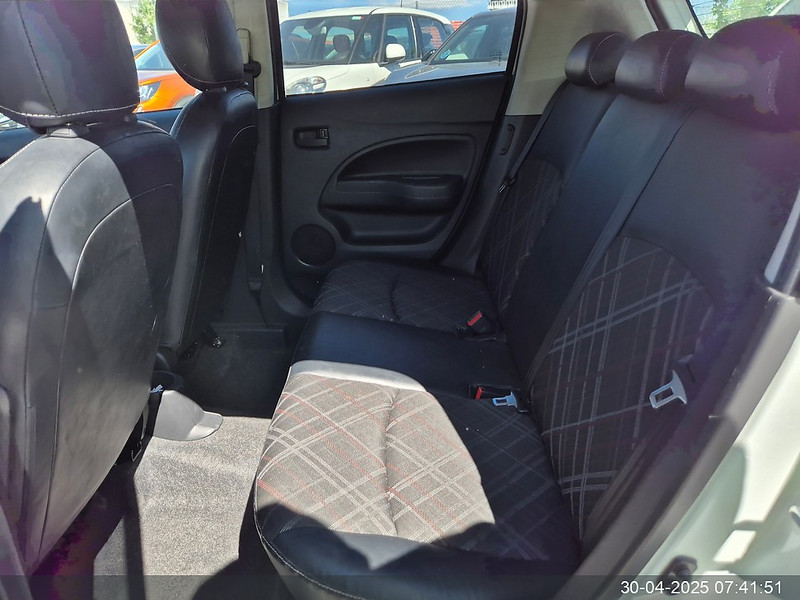 Foto Mitsubishi Space Star 13