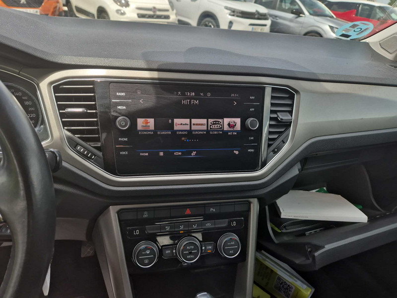 Foto Volkswagen T-Roc 9