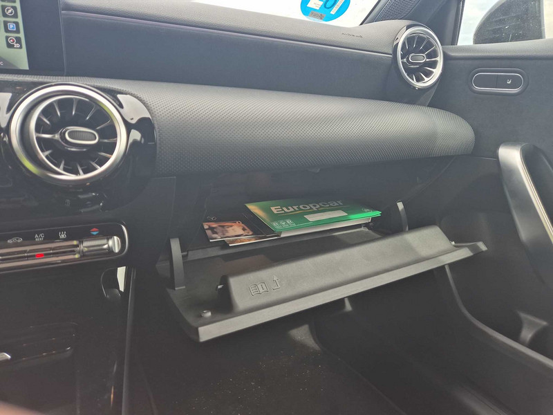 Foto Mercedes Benz A 250 e 8G-DCT 10