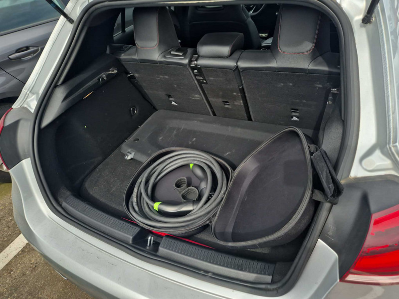 Foto Mercedes Benz A 250 e 8G-DCT 15