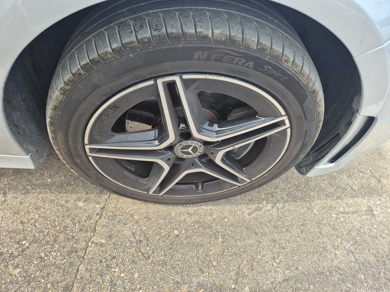 Foto Mercedes Benz A 250 e 8G-DCT 22