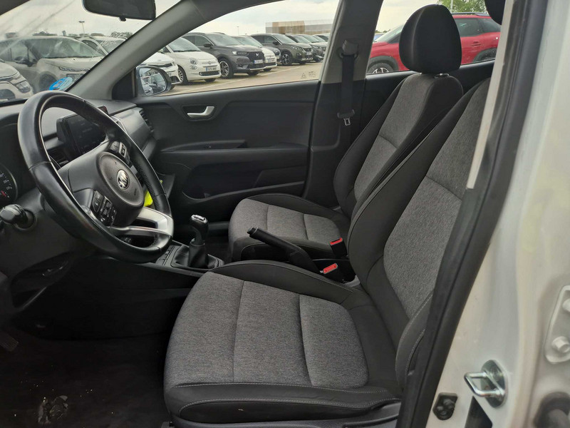 Foto Kia Stonic 12