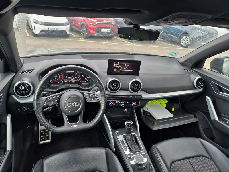 Foto Audi Q2 14