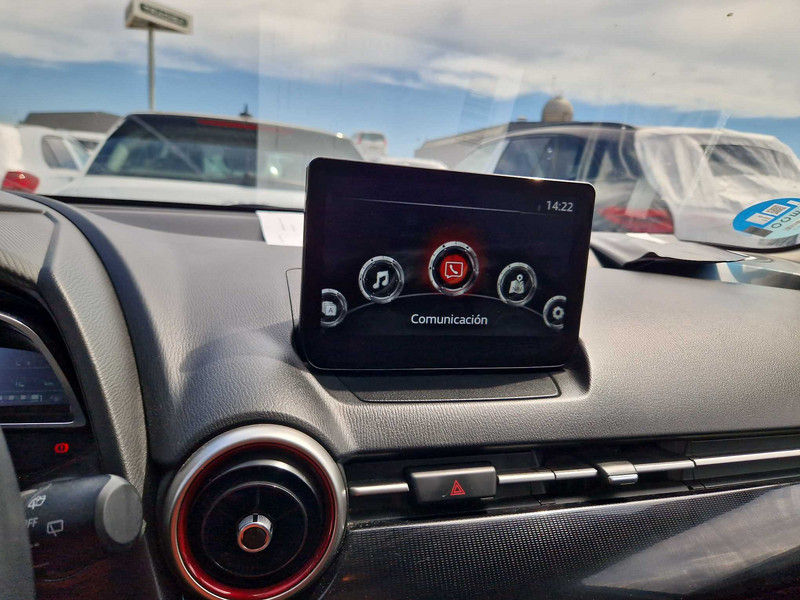 Foto Mazda Mazda2 1.5 e-Skyactiv-g Homura pantalla 8´´ 66kW 10
