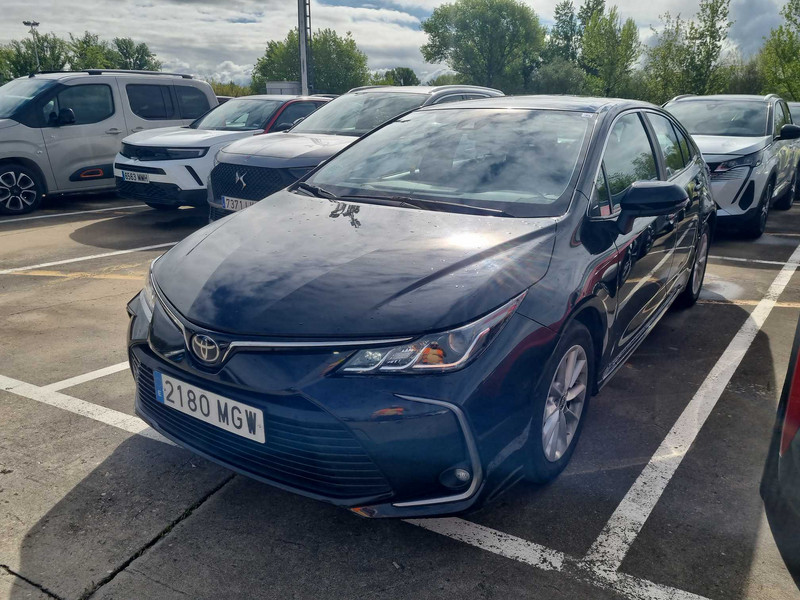 Toyota Corolla Sedán 125H Active Tech