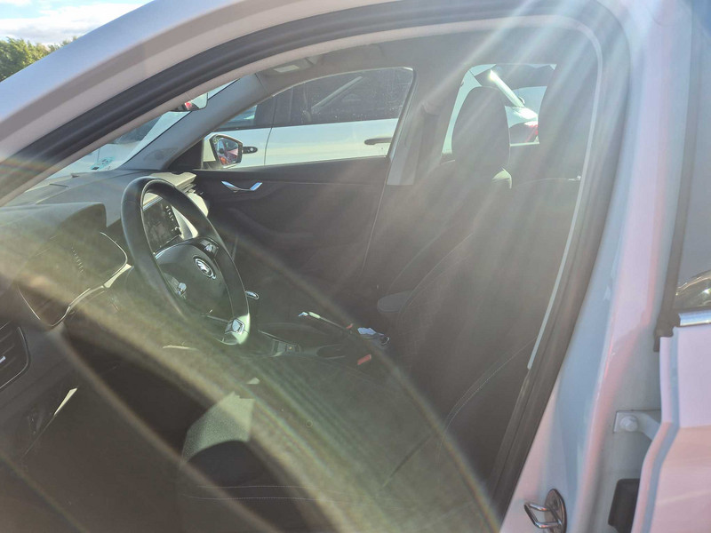 Foto Skoda Scala 13