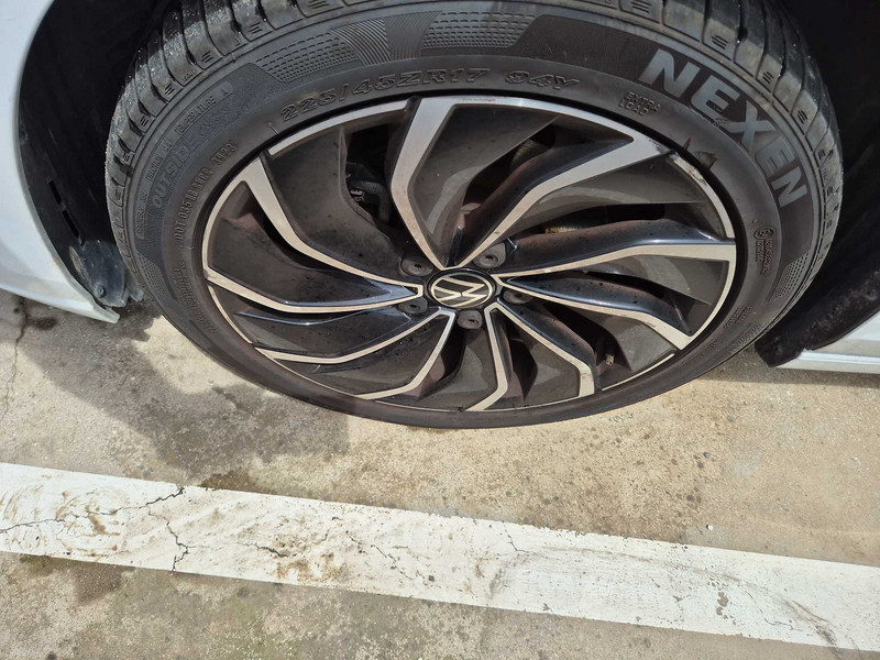 Foto Volkswagen Golf 24
