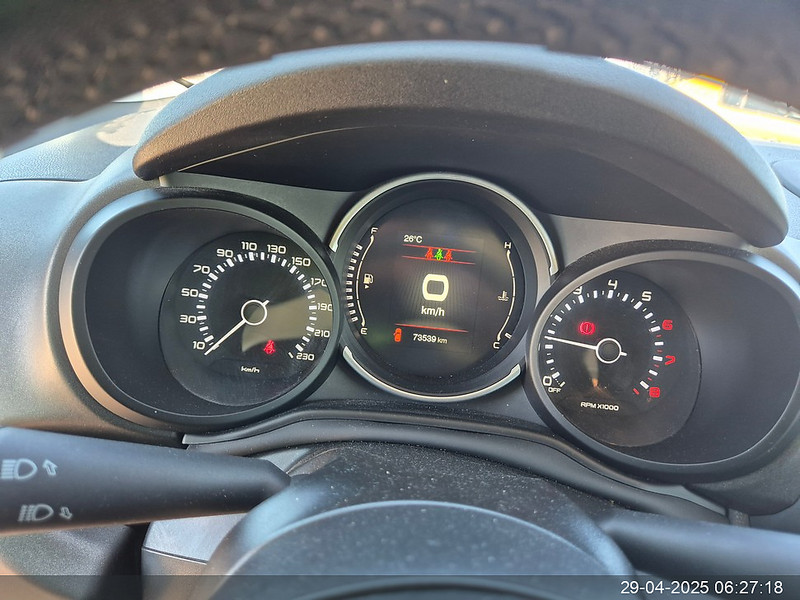 Foto Fiat 500 L 1.4 Cross 8