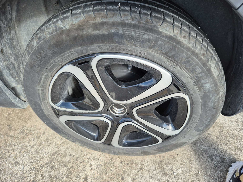 Foto Citroën C3 Aircross SUV C3 1.2 PureTech S&S Plus 83 21