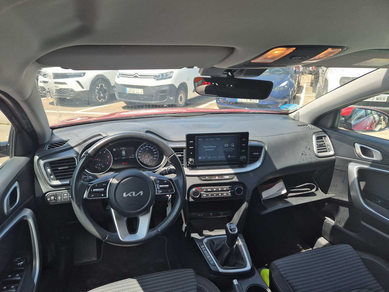 Foto Kia Cee'd Ceed 1.6 MHEV iMT Eco-Dynamics Drive 136 12