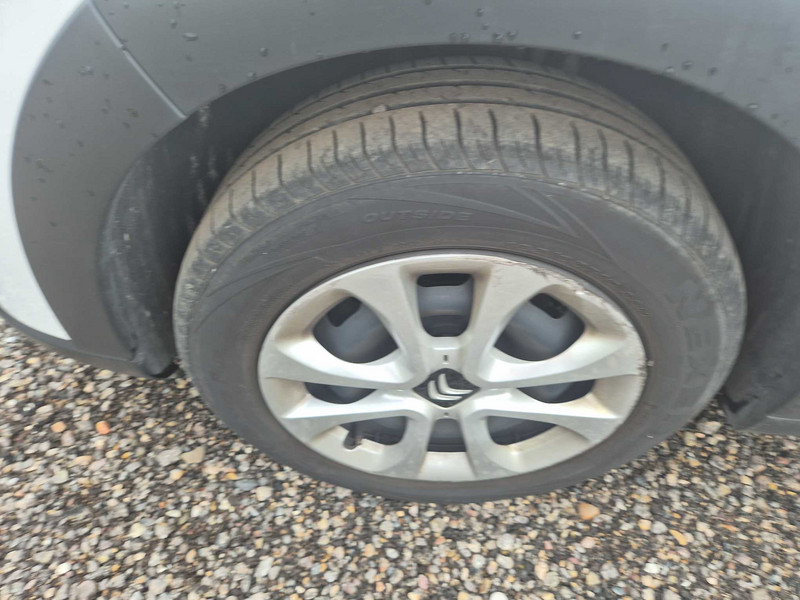 Foto Citroën C3 Aircross C3 1.5BlueHDi S&S Live Pack 100 24