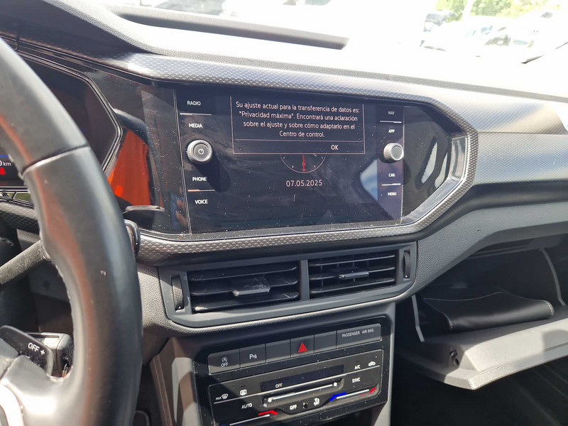 Foto Volkswagen T-CROSS 10