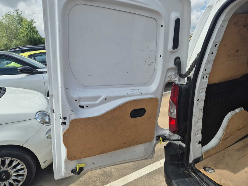 Foto Citroën Ë-Berlingo Berlingo Van BlueHDi S&S Talla M Control 100 16