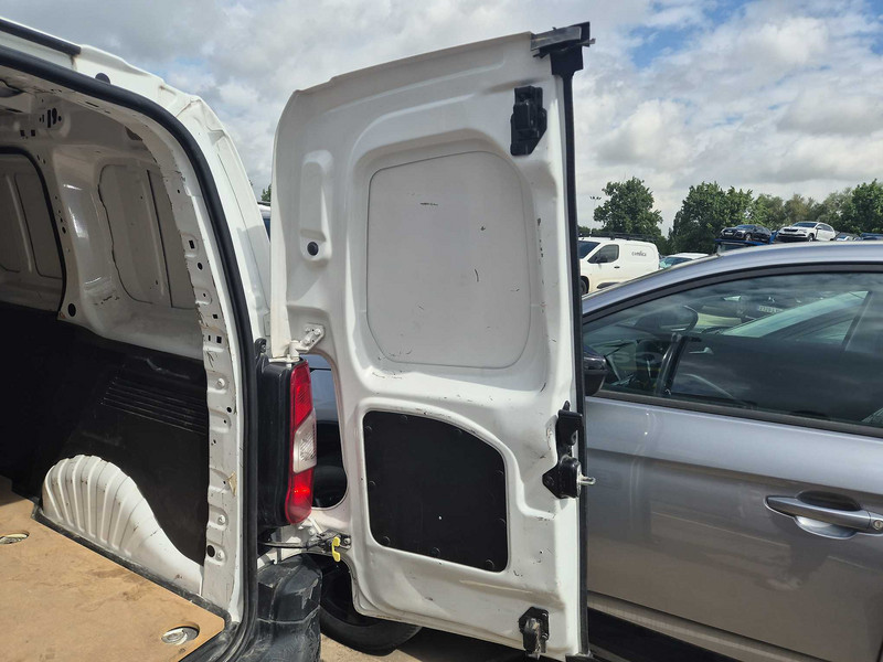 Foto Citroën Ë-Berlingo Berlingo Van BlueHDi S&S Talla M Control 100 17