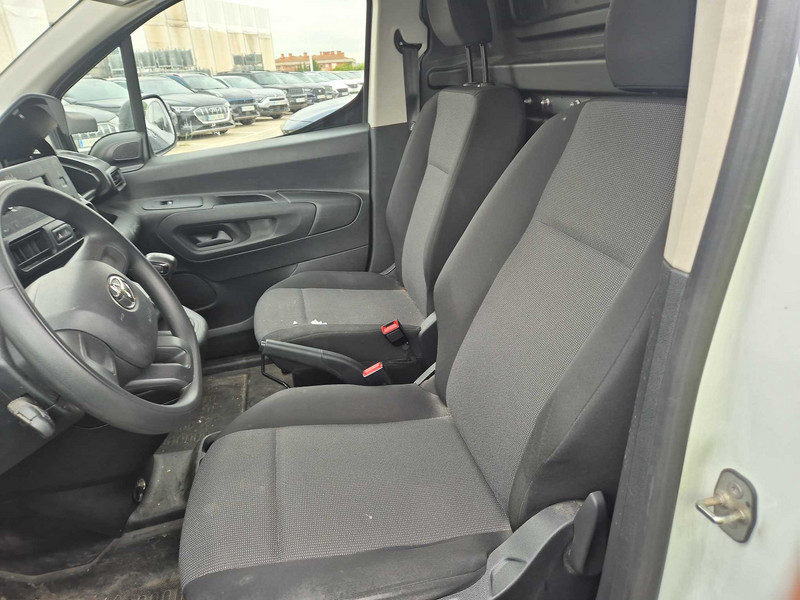 Foto Toyota Proace City 12