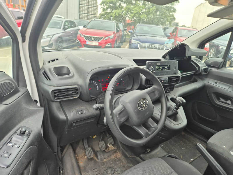Foto Toyota Proace City 13