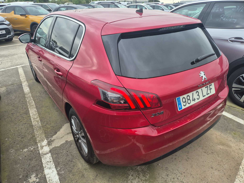 Foto Peugeot 308 GTi 308 1.2 PureTech S&S Allure Pack EAT8 130 2