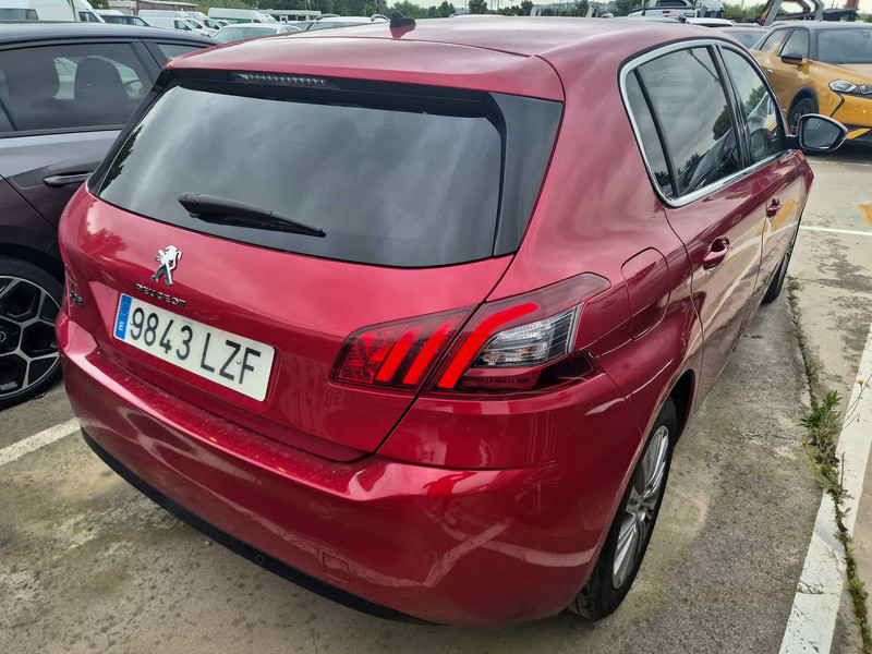 Foto Peugeot 308 GTi 308 1.2 PureTech S&S Allure Pack EAT8 130 3