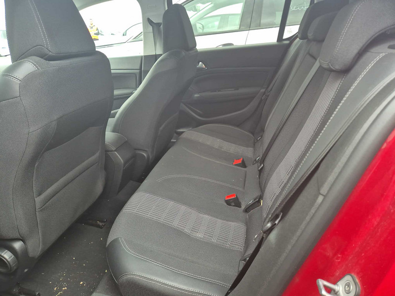 Foto Peugeot 308 GTi 308 1.2 PureTech S&S Allure Pack EAT8 130 13