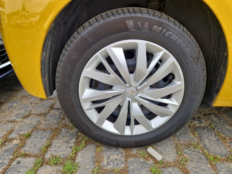 Foto Peugeot 208 23