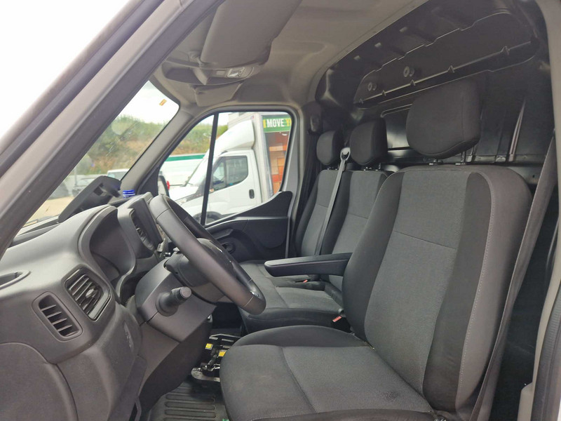 Foto Renault Trafic Master Fg. Energy Blue dCi L1H1 3500 T 110kW 15