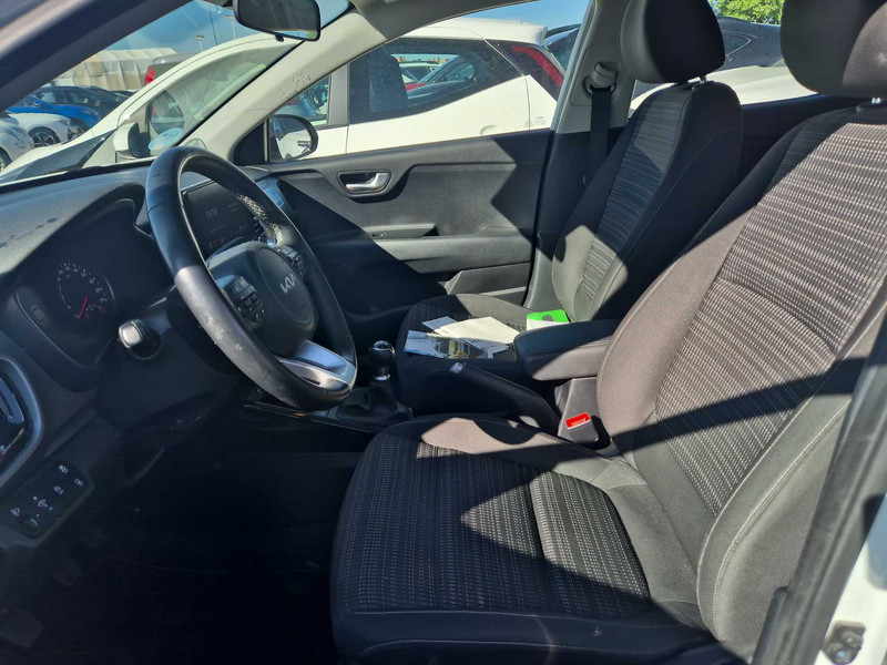Foto Kia Stonic 12