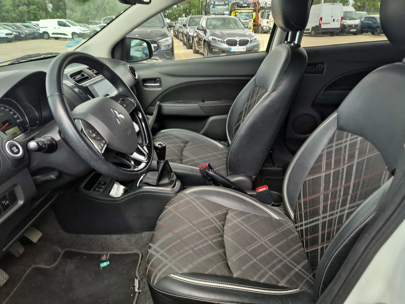 Foto Mitsubishi Space Star 10