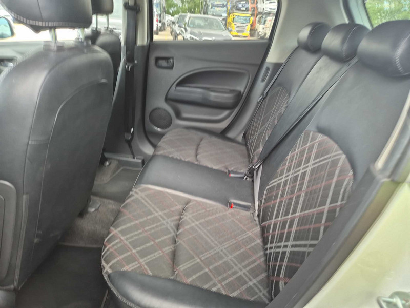 Foto Mitsubishi Space Star 11