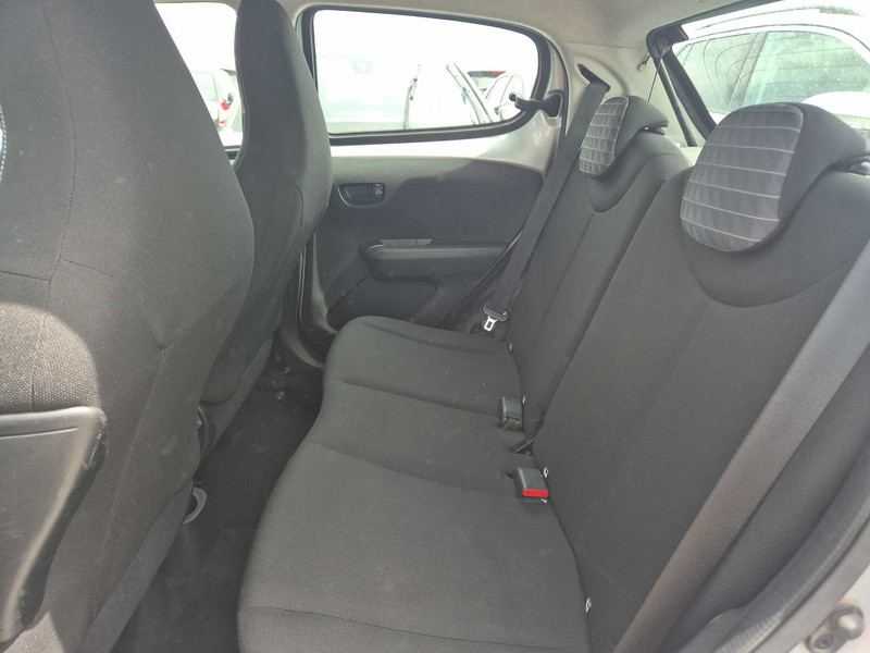 Foto Peugeot 108 11