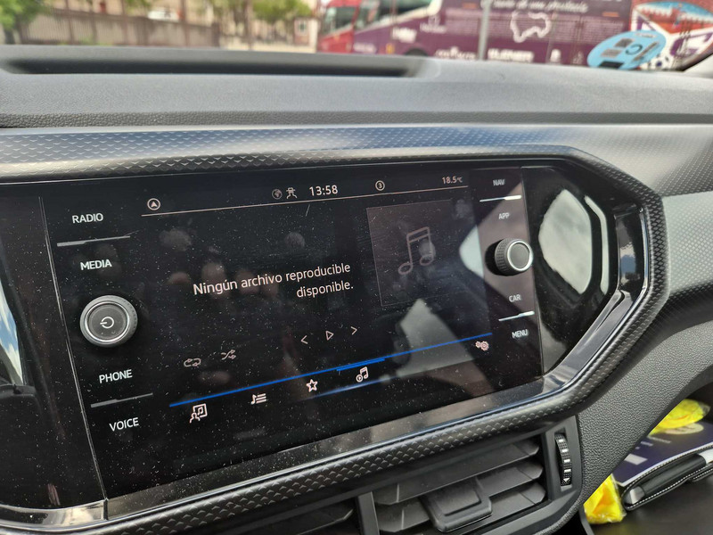 Foto Volkswagen T-CROSS 9