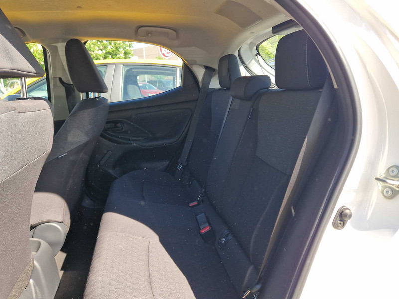 Foto Toyota Yaris 13